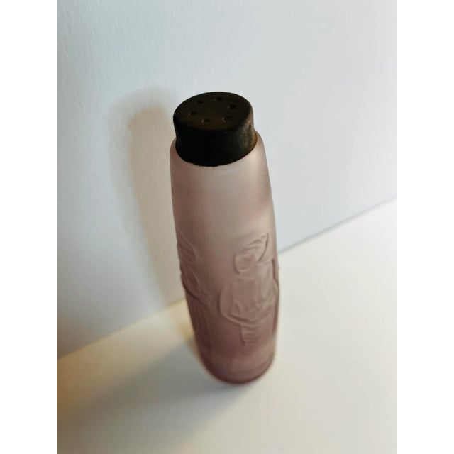 1930s 1930s Pink Art Deco Glass Boudoir Powder Jar For Sale - Image 5 of 7