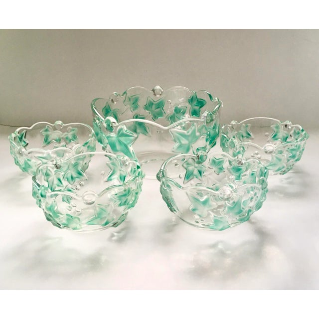 1990s Mikasa Queen’s Garden Ivy Leaf Pattern Salad Bowl Serving Set-5 Pieces For Sale - Image 13 of 13