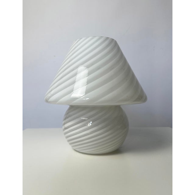 Mid-Century Modern Vintage Italian Mushroom Lamp in Murano Glass, 1970s For Sale - Image 3 of 6