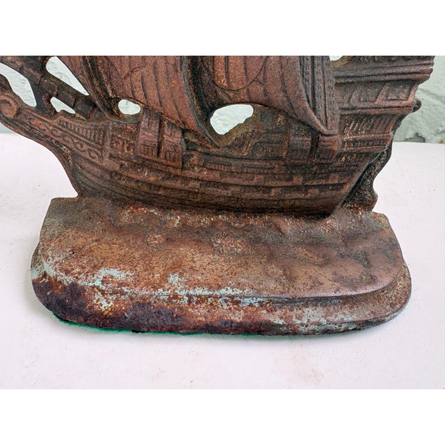 Vintage Heavy Cast Iron Elizabethan Galleon Ship Bookends – Nautical Maritime Library Decor – Pair For Sale - Image 10 of 11