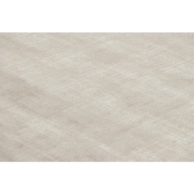 This 14x20 contemporary rug is the newest addition to the Rug & Kilim Textural Collection, with an inventive take on solid...