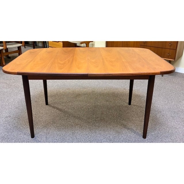 European Mid Century Modern Extending Teak Dining Table W/ Butterfly Leaf by G-Plan c.1960 For Sale In San Francisco - Image 6 of 10