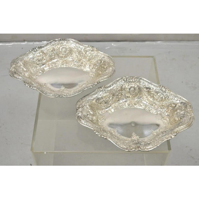 Early 20th Century M&h English Victorian Art Nouveau Silver Plated Floral Repousse Fruit Bowls Pair For Sale - Image 12 of 12