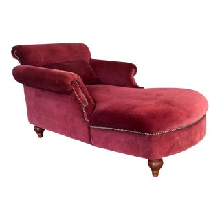 20th Italian Maroon Velvet Chaise Longue With Arms For Sale
