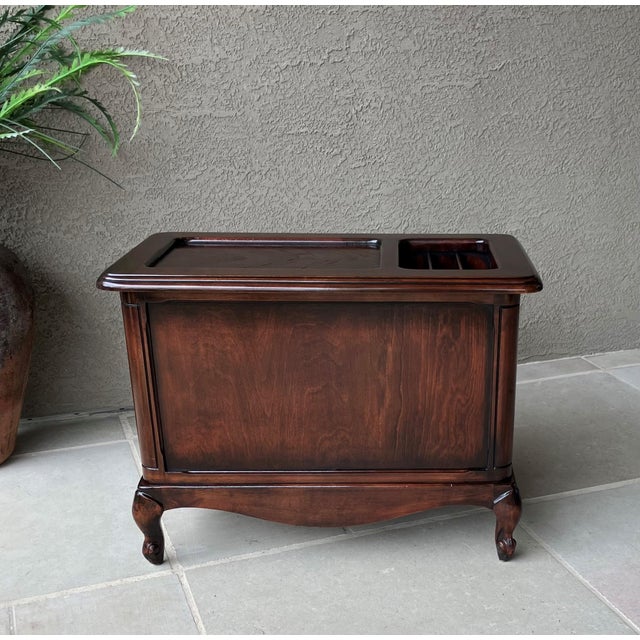 Mid 20th-Century French Country-Style Mahogany Chairside/Bedside Cabinet & Media Storage Table For Sale In Austin - Image 6 of 18