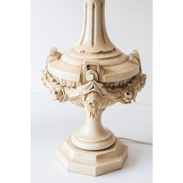 Spanish Table Lamps in Carved and Lacquered Wood, 1980s, Set of 2 For Sale - Image 4 of 10