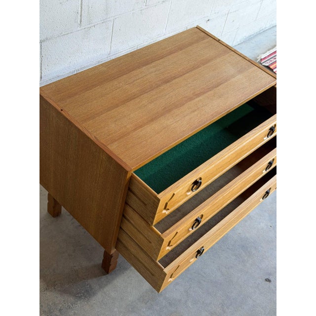 Vintage Danish Oak 3 Drawer Chest Mid Century Modern Nightstand Dresser For Sale - Image 4 of 10