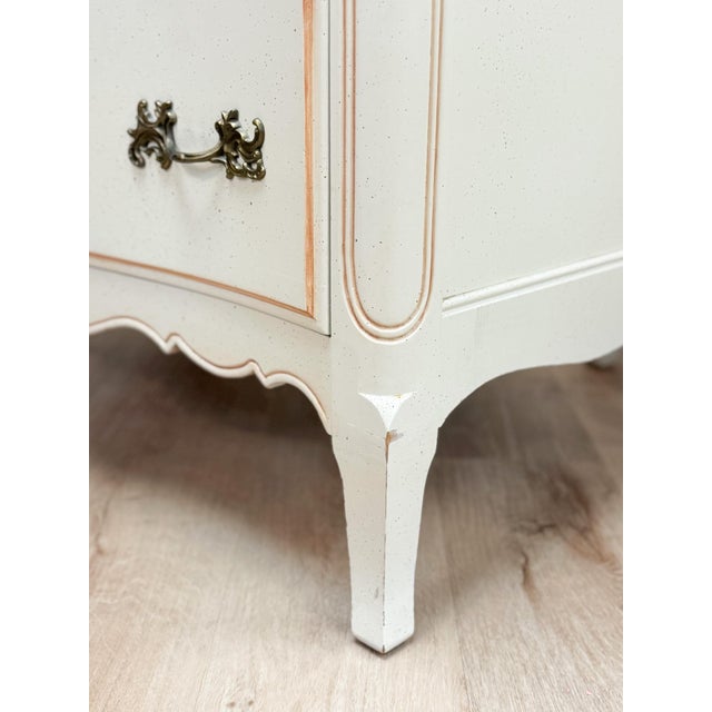 Vintage Pair of Chests French Provincial White 3 Drawer Cabriole Leg Nightstands For Sale - Image 10 of 18