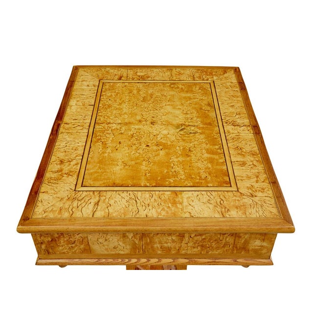 Antiqye Scandinavian Burr Birch and Elm Occasional Table, 1870 For Sale - Image 9 of 12