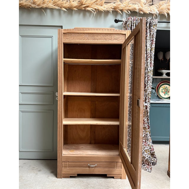 Art Deco Display Cabinet in Natural Oak, 1930s For Sale - Image 4 of 18