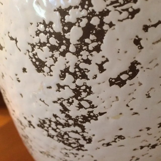 Mid-Century Modern Tall Textured Pitted Ceramic Lamp With Original Shade For Sale In Sacramento - Image 6 of 10