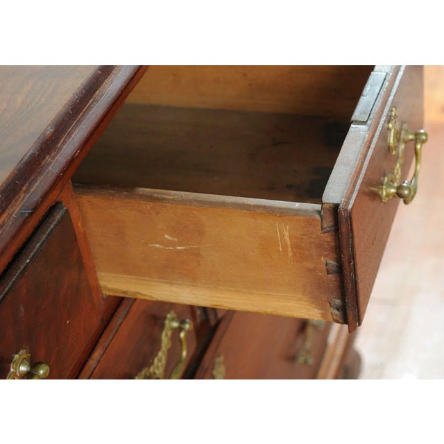 This exceptional George III period walnut chest of drawers (circa 1760) exemplifies Georgian cabinetry, offering a...