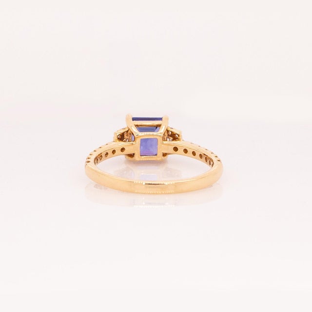 1.4cts Tanzanite Ring With Natural Diamonds: 14k Solid Gold, Asscher Cut 6mm For Sale In Columbus - Image 6 of 7