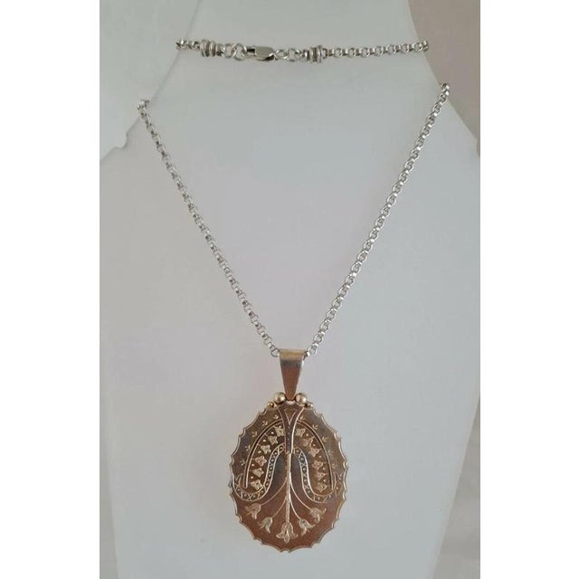 Victorian Sterling Silver Oval Locket & Chain, 1890 For Sale - Image 3 of 12