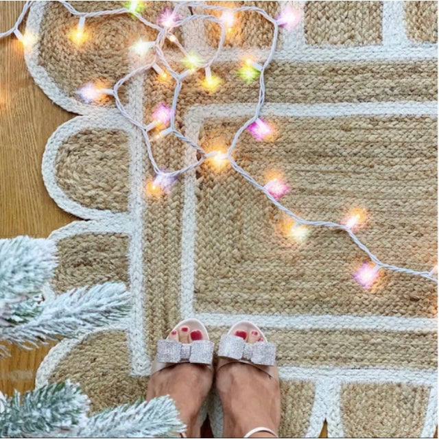 Not Yet Made - Made To Order Scallop White Jute Hand Made Rug 3x8 Ft. For Sale - Image 5 of 12