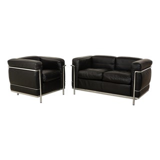 LC 2 Sofa and Chair in Black Leather by Le Corbusier for Cassina, Set of 2 For Sale