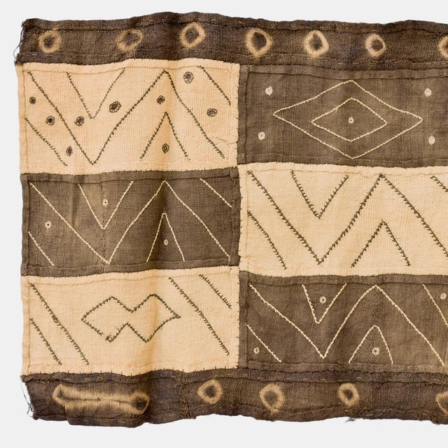 Early 20th Century Kuba Handwoven Embroidered Raffia Textile 43 x 13 Inch For Sale In Denver - Image 6 of 8