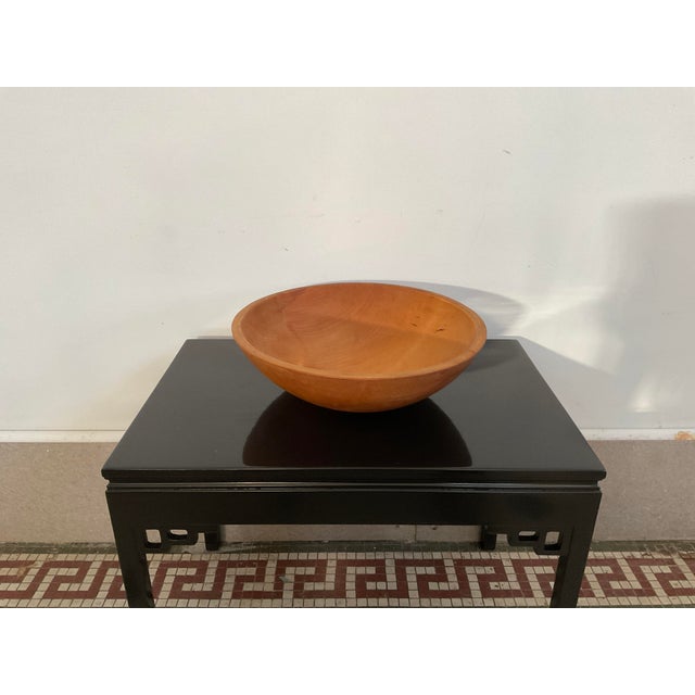 Need a large serving bowl with some real presence? We got chu!