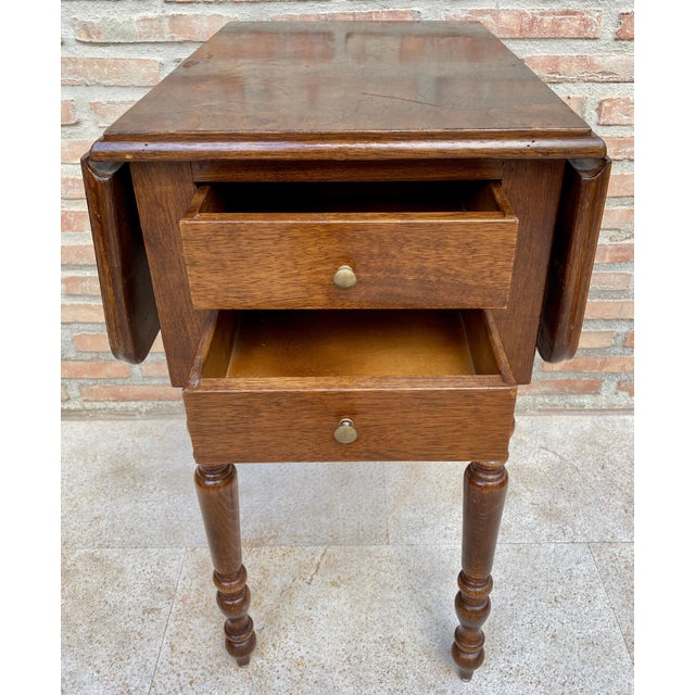 English Regency Walnut Table with Wings, 1890s For Sale - Image 9 of 18