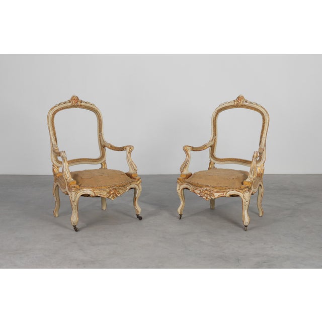 French Louis XV Suite in Carved Wood, Set of 5 For Sale - Image 5 of 18