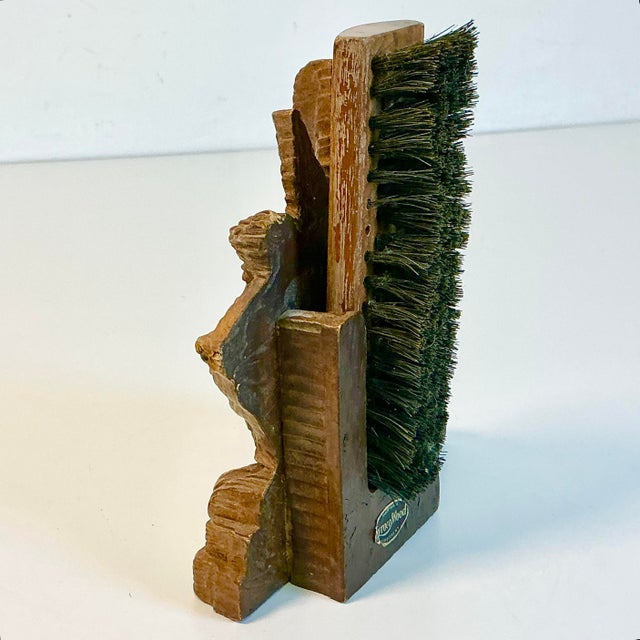 Brown 1960s Mid-Century Boho Chic Americana Syroco Scottish Terrier Brush Holder Kitchen Accessory. For Sale - Image 8 of 15