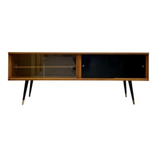 Long + Low Mid Century Modern Walnut Credenza / Media Stand in the Style of Paul McCobb, C. 1960's For Sale