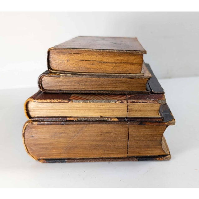 Mid-Century Faux Leatherbound Book Decorative Box, French or English For Sale In New York - Image 6 of 13