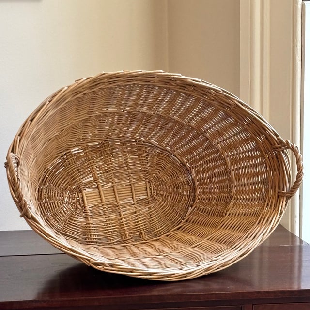 Vintage European-Style Laundry Basket For Sale - Image 13 of 16