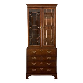 1980s Henredon 18th Century Portfolio Collection Illuminated Butler's Chest - Secretary Desk With Display Cabinet/Shelves For Sale