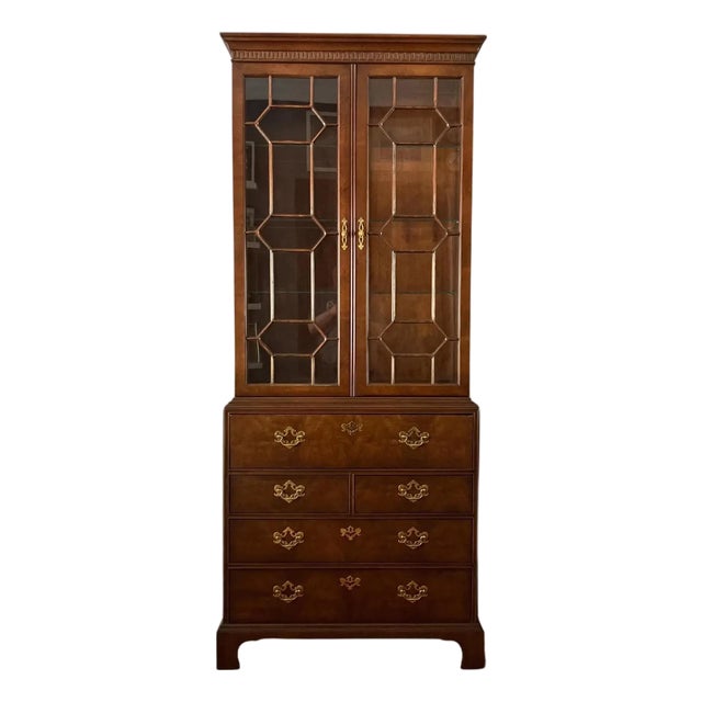 1980s Henredon 18th Century Portfolio Collection Illuminated Butler's Chest - Secretary Desk With Display Cabinet/Shelves For Sale