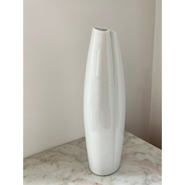 Ceramic Vintage White Ceramic Model 2737 Vase by Tapio Wirkkala for Rosenthal Studio Line, 1950s For Sale - Image 7 of 11