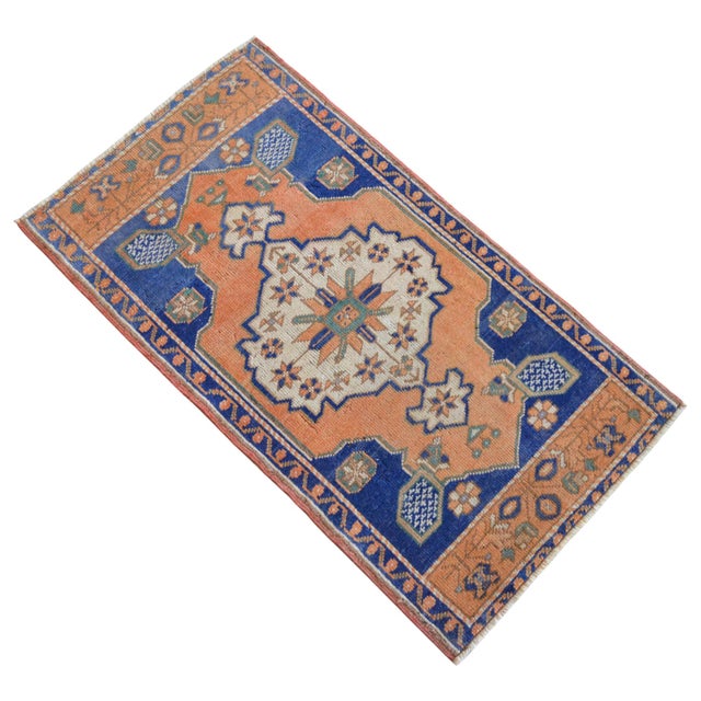 1970s Hand Knotted Small Oushak Rug Decorative Doormat Enrty Decorc- 1'10" X 3'4" For Sale - Image 5 of 9