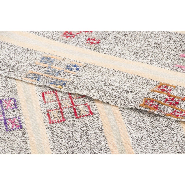 Textile Vintage Turkish Kilim Wool Runner With Geometric Design by Rug & Kilim, 1950-1959 For Sale - Image 7 of 9