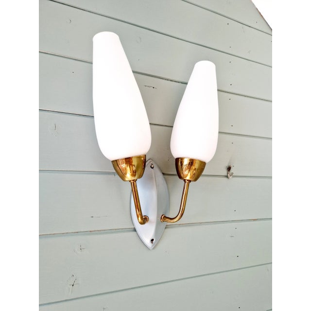 Mid-Century Modern Vintage Double Wall Light in Brass and White Opaline, 1950s For Sale - Image 3 of 10
