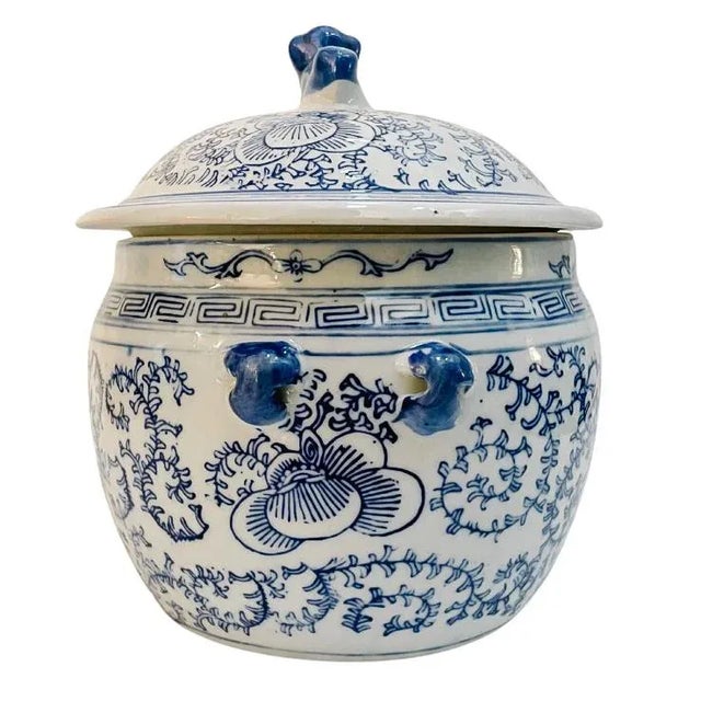 Ceramic Vintage Blue & White Rice Jars With Foo Dog Lids - a Pair For Sale - Image 7 of 10