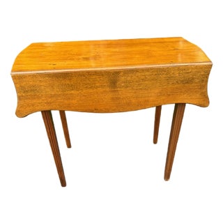 Antique American Maple Pembroke Table With Shaped Leaves and Top C. 1800 For Sale