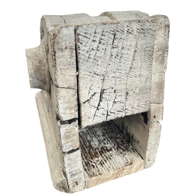 Early 20th Century Antique Hand-Carved Architectural Fragment Corbel Bracket in Original Whitewashed Paint For Sale - Image 5 of 9