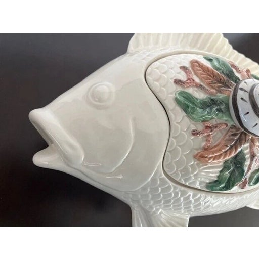 Vintage 1996 Fitz and Floyd Ominbus Fish Market Oceana Covered Bowl For Sale In Orlando - Image 6 of 7