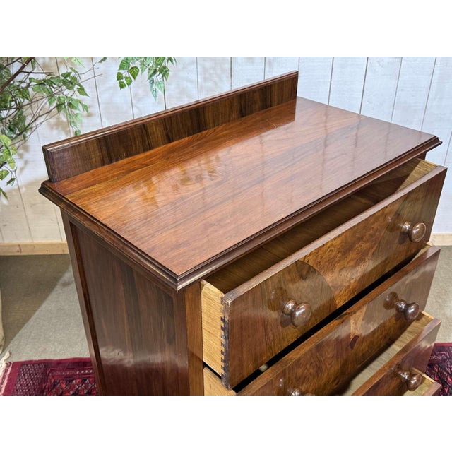 English Chest of Drawers in Walnut Burl and Oak, 1930s For Sale - Image 9 of 18