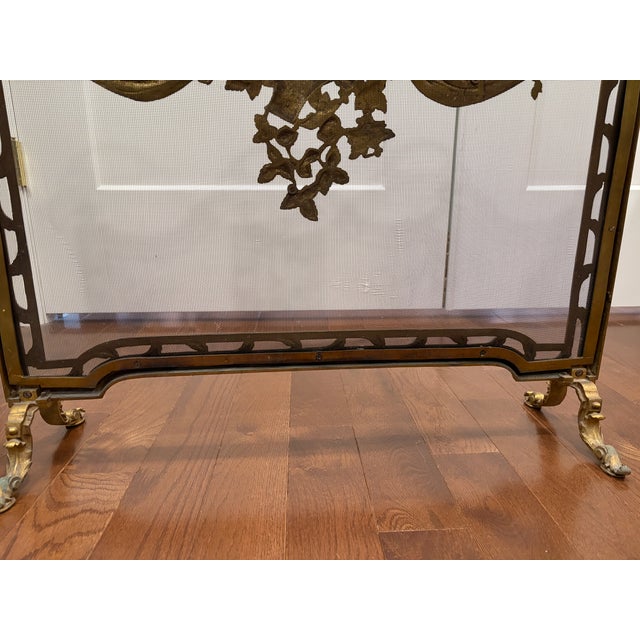 Late 19th Century French Louis XVI Brass Fireplace Screen W. Mesh Panel and Floral Details For Sale - Image 18 of 18