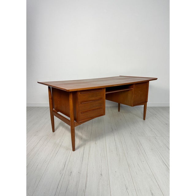 Beautiful vintage danish writing desk from the 1960s designed by arne vodder for h.p. Hansen. Elegant scandinavian mid-...