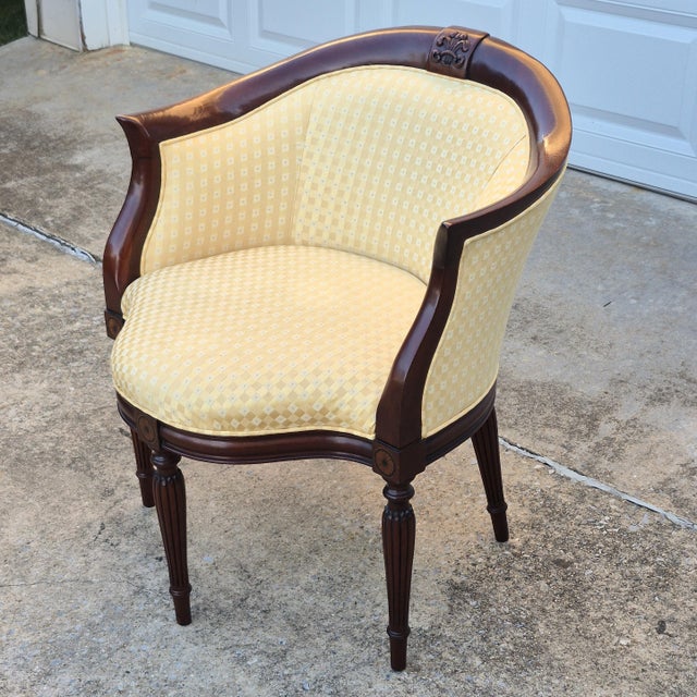 2003 Southwood Hickory Nc Sheraton Inlaid Mahogany 5 Leg Barrel Tub Chair Arm Chair For Sale - Image 16 of 16