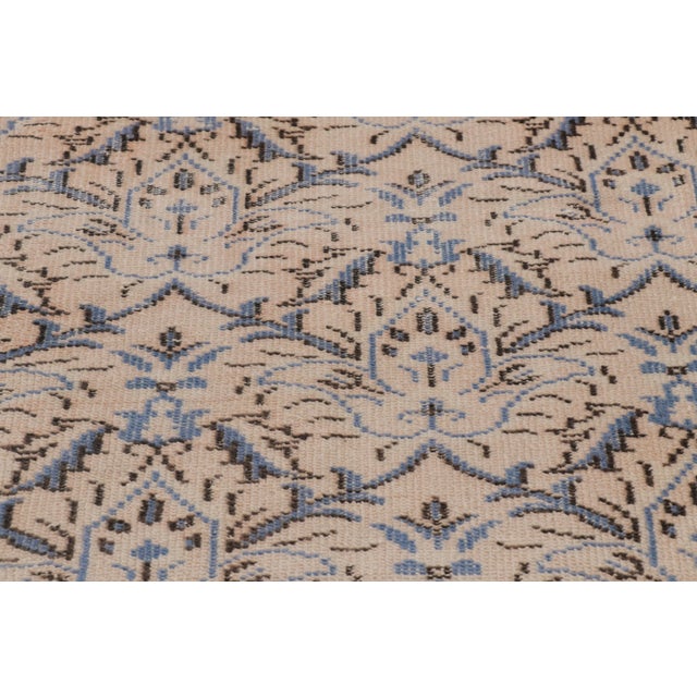 Rug & Kilim Vintage Distressed Runner Rug, Cream Pink With All-Over Florals – Rug & Kilim For Sale - Image 4 of 7