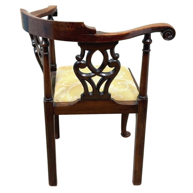 Mid 18th Century Antique Georgian Walnut Corner Armchair, 1750 For Sale - Image 5 of 17