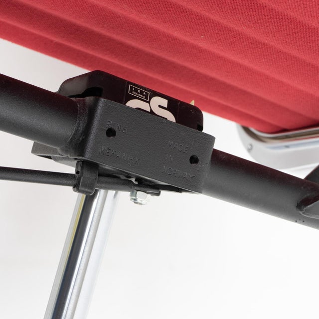 Eames Alu Group Office Chair EA119 by Vitra For Sale - Image 13 of 14