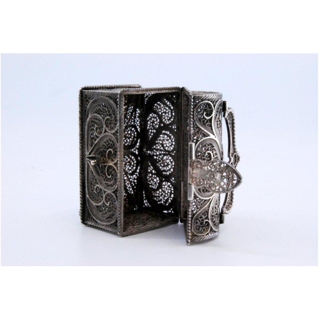 Small Silver Filigree Jewelry Box For Sale - Image 4 of 9