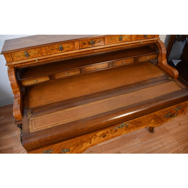 1930s French Louis XV Satinwood Floral Inlay Cylinder Secretary Writing Desk For Sale - Image 11 of 18