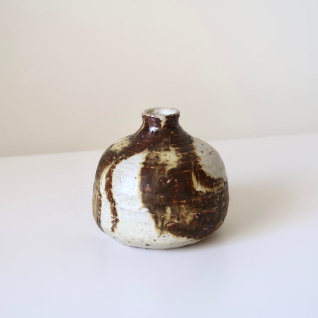 Late 20th Century Wabi Sabi Studio Pottery Sculptural Rounded Bud Vase With Strokes of Mottled Brown & Ivory Drip Glaze For Sale - Image 5 of 16