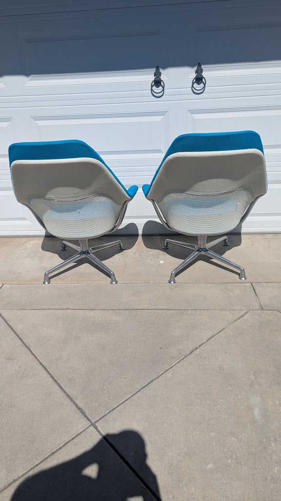 2 Steelcase Coalesse Sw_1 Lounge Chairs Featuring a Striking