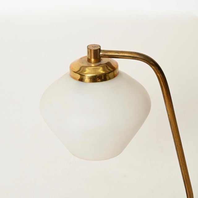 Italian Brass and Opaline Glass Table Lamps from Stilnovo, Italy, 1950s, Set of 2 For Sale - Image 16 of 17
